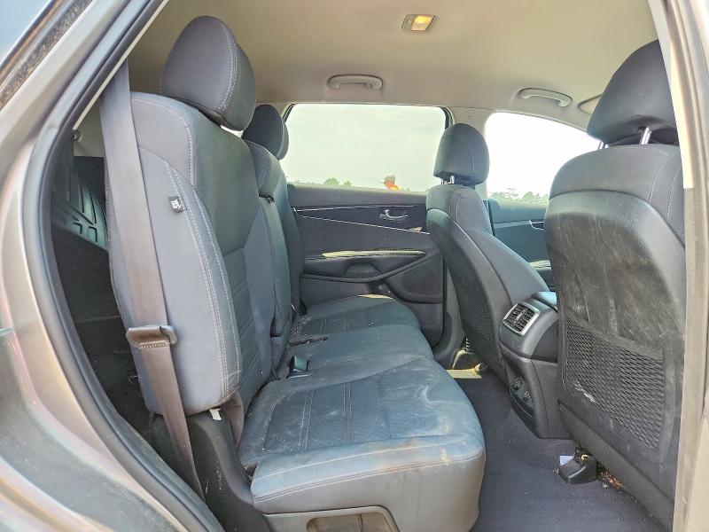 2017 Kia Sorento მანქანა იყიდება აუქციონზე, vin: 5XYPG4A52HG269764, აუქციონის ნომერი: 64745186