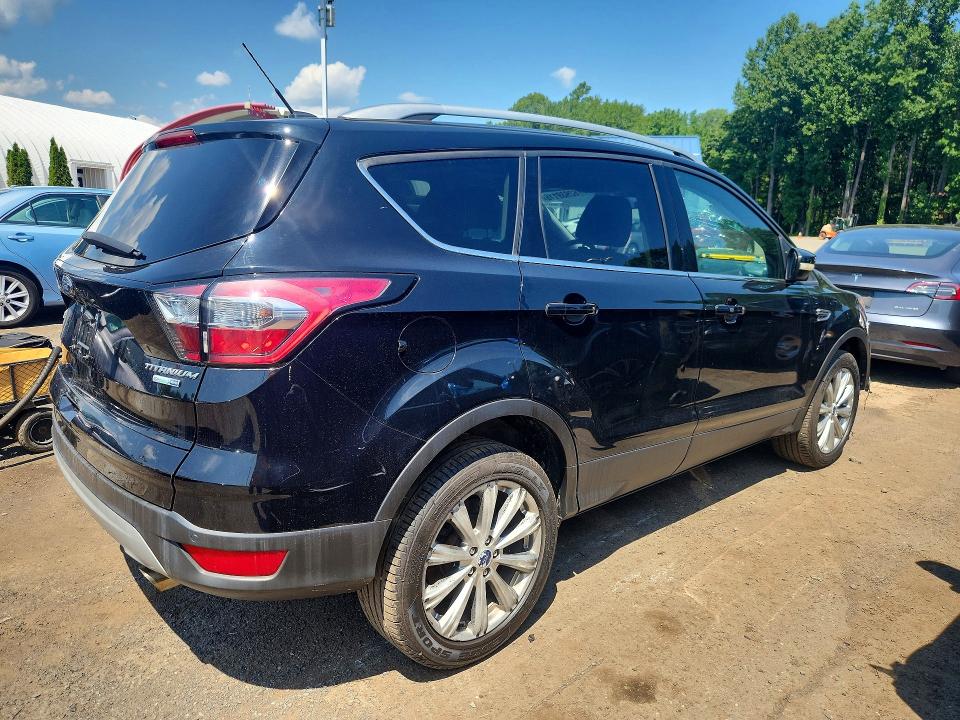62939116 :رقم المزاد ، 1FMCU9JD7HUE62613 vin ، 2017 Ford Escape مزاد بيع