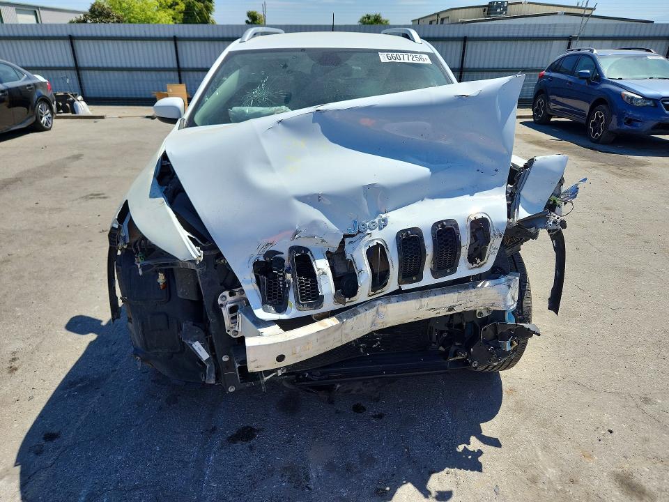 Продаж на аукціоні авто 2015 Jeep Cherokee, vin: 1C4PJLCB8FW759768, номер лоту: 66077256