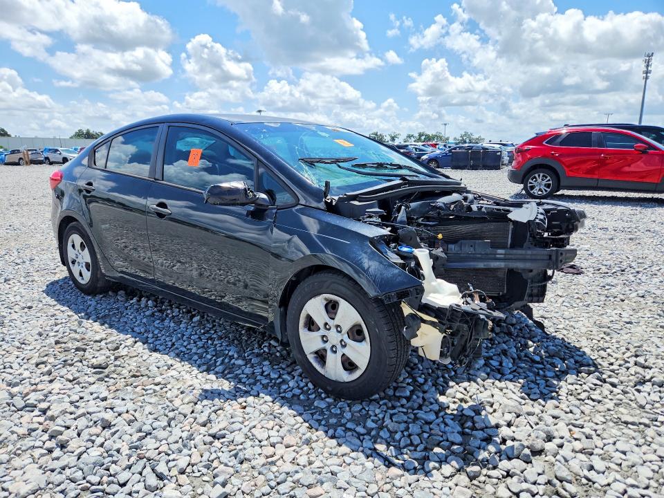 2015 Kia Forte მანქანა იყიდება აუქციონზე, vin: KNAFK4A65F5260773, აუქციონის ნომერი: 66813706