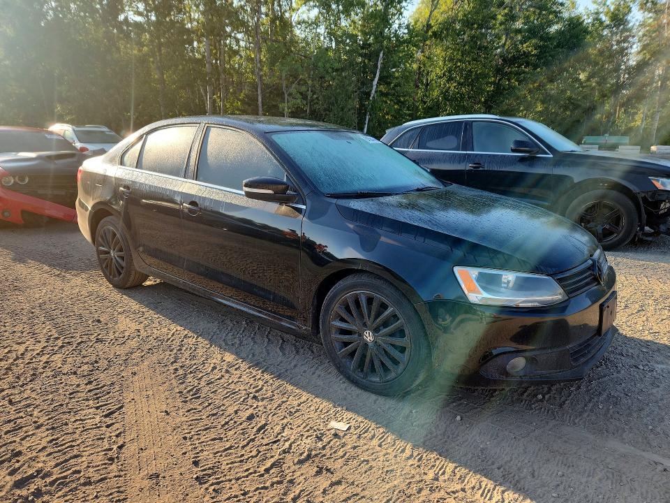 64564446 :رقم المزاد ، 3VWLL7AJ9BM108294 vin ، 2011 Volkswagen Jetta مزاد بيع