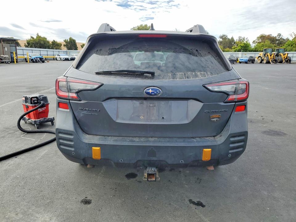 65394726 :رقم المزاد ، 4S4BTGUD1N3182993 vin ، 2022 Subaru Outback مزاد بيع