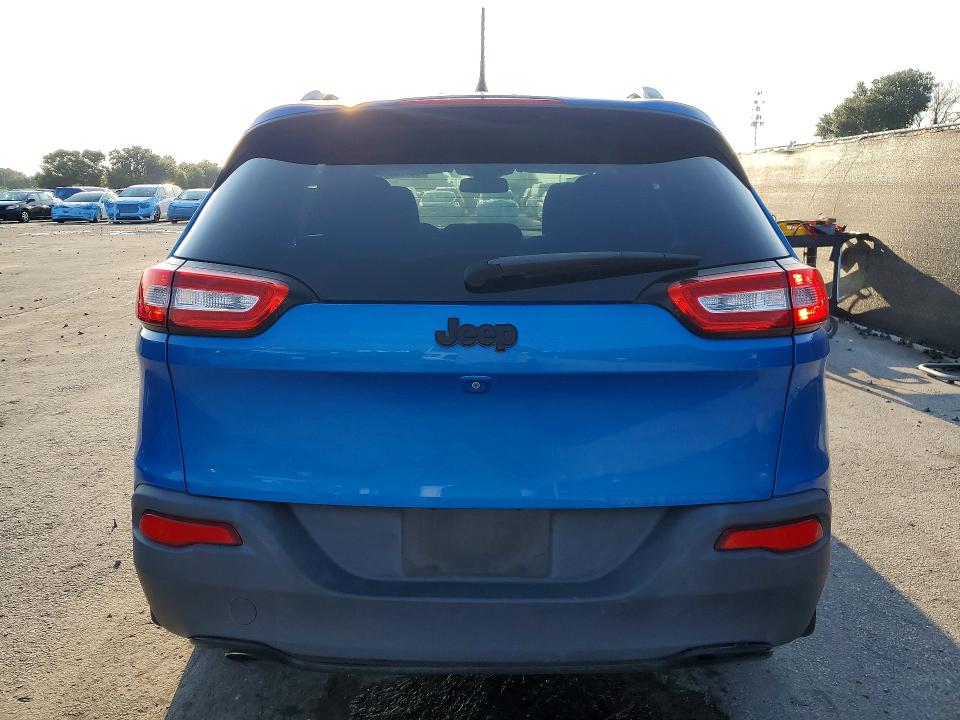 63420326 :رقم المزاد ، 1C4PJLCB5JD544661 vin ، 2018 Jeep Cherokee مزاد بيع