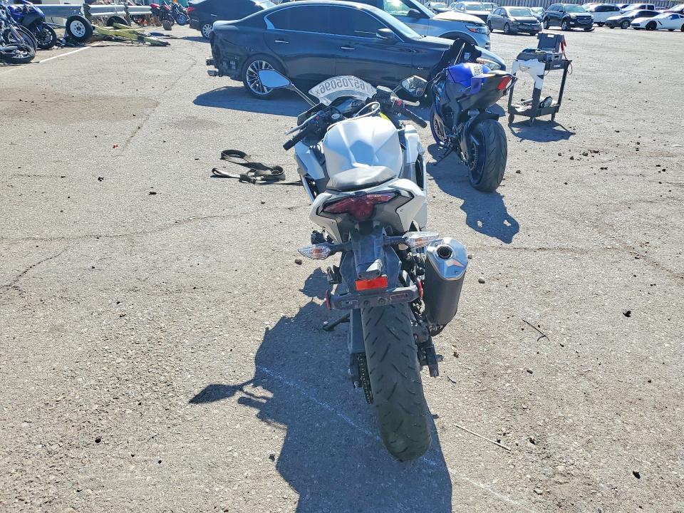 65705096 :رقم المزاد ، ML5EXGG16SDA71298 vin ، 2025 Kawasaki Ex500 مزاد بيع