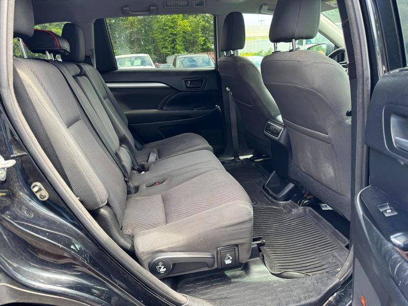 Продажа на аукционе авто 2018 Toyota Highlander, vin: 5TDBZRFH5JS850690, номер лота: 63798756