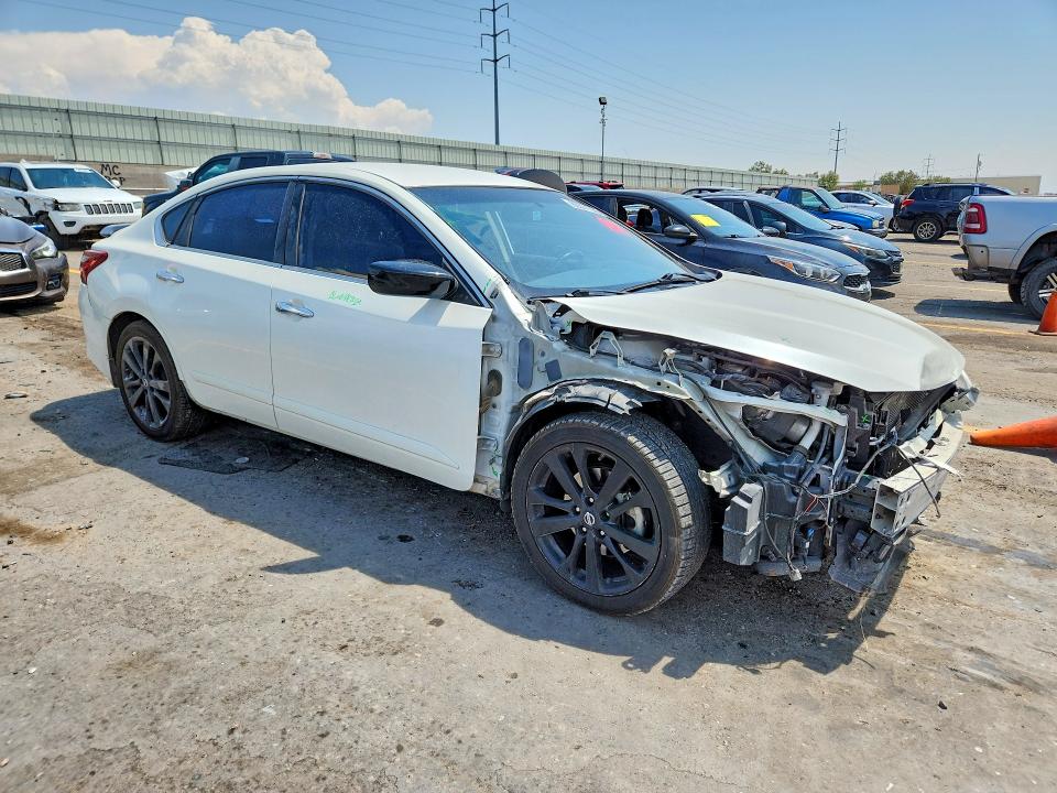 Продажа на аукционе авто 2018 Nissan Altima, vin: 1N4AL3AP0JC258789, номер лота: 63371656