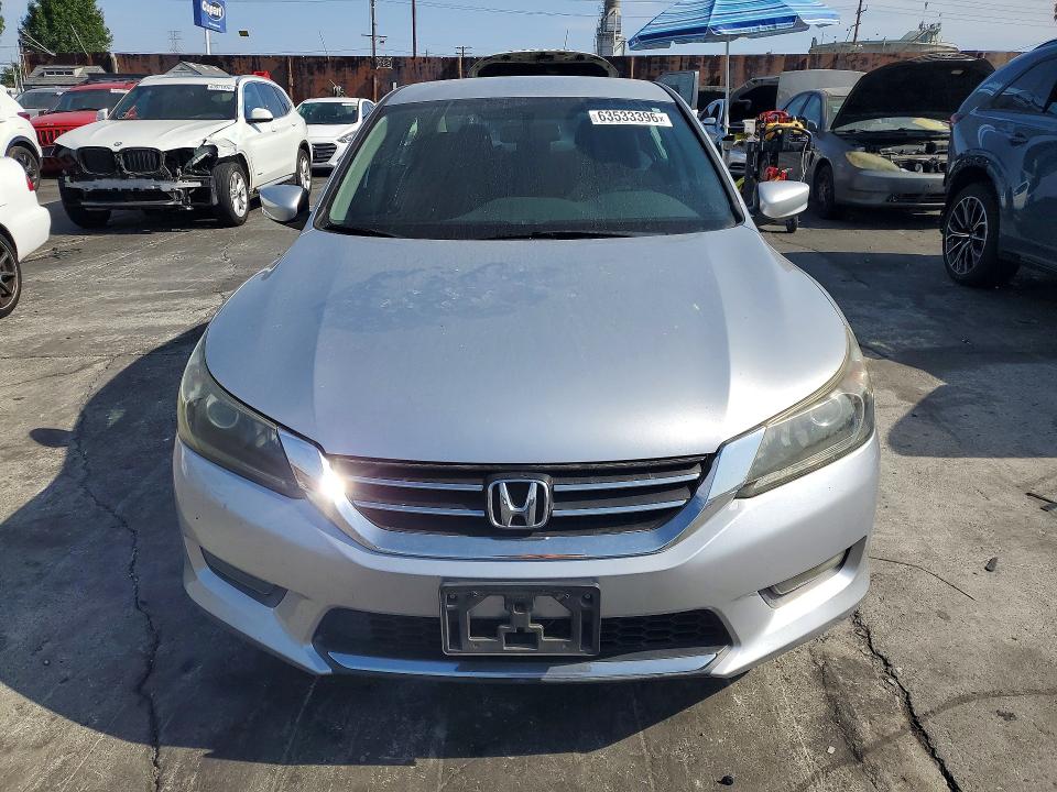 63533396 :رقم المزاد ، 1HGCR2F55FA000078 vin ، 2015 Honda Accord مزاد بيع
