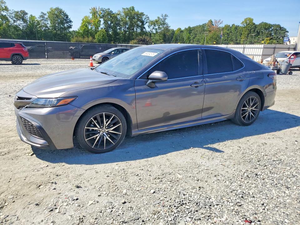 2021 Toyota Camry მანქანა იყიდება აუქციონზე, vin: 4T1G11AK4MU483875, აუქციონის ნომერი: 66484576