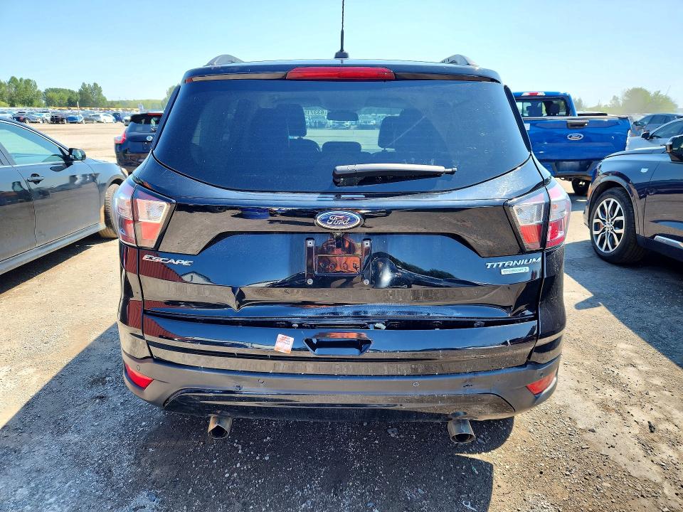 Продаж на аукціоні авто 2017 Ford Escape, vin: 1FMCU0J91HUE58760, номер лоту: 63371546