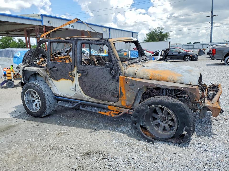64583636 :رقم المزاد ، 1C4BJWDG3FL745770 vin ، 2015 Jeep Wrangler Unlimited مزاد بيع