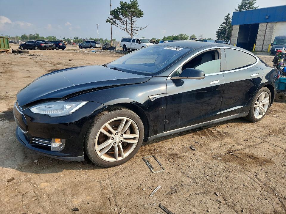64949786 :رقم المزاد ، 5YJSA1DN0DFP07916 vin ، 2013 Tesla Model S مزاد بيع