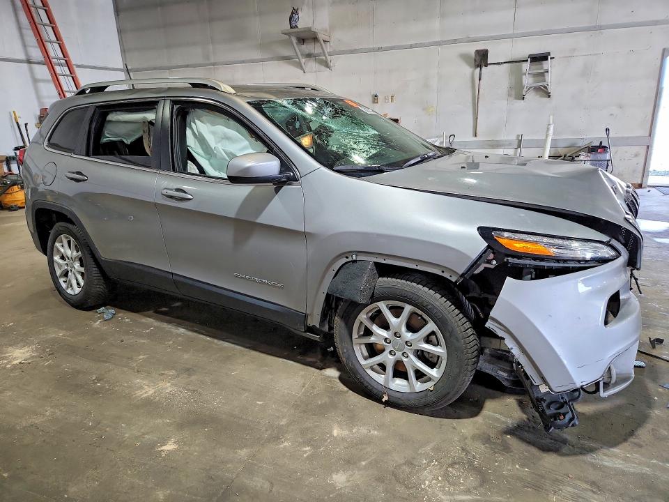 63035246 :رقم المزاد ، 1C4PJLCB6GW177962 vin ، 2016 Jeep Cherokee مزاد بيع