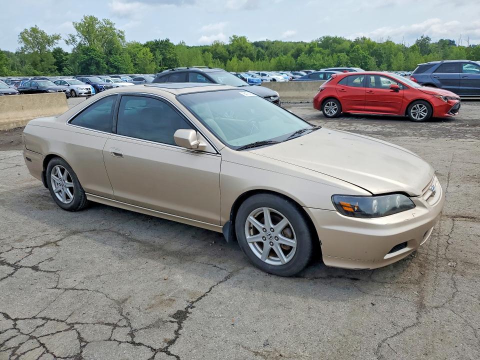 64701256 :رقم المزاد ، 1HGCG22551A018276 vin ، 2001 Honda Accord مزاد بيع