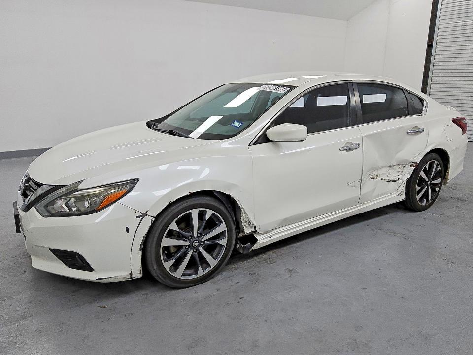 59090156 :رقم المزاد ، 1N4AL3AP0JC138538 vin ، 2018 Nissan Altima مزاد بيع