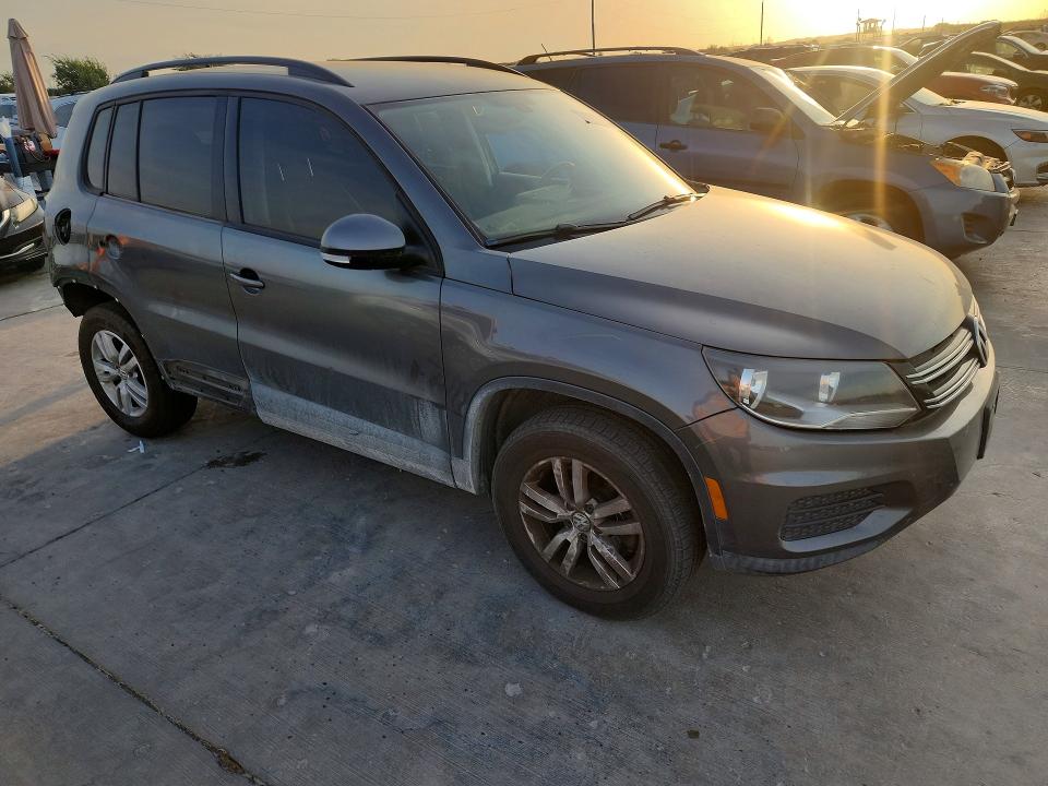 2016 Volkswagen Tiguan მანქანა იყიდება აუქციონზე, vin: WVGAV7AXXGW587594, აუქციონის ნომერი: 64668506