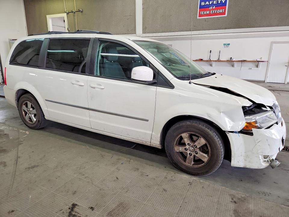 64422386 :رقم المزاد ، 2D4RN5D15AR405435 vin ، 2010 Dodge Grand Caravan مزاد بيع