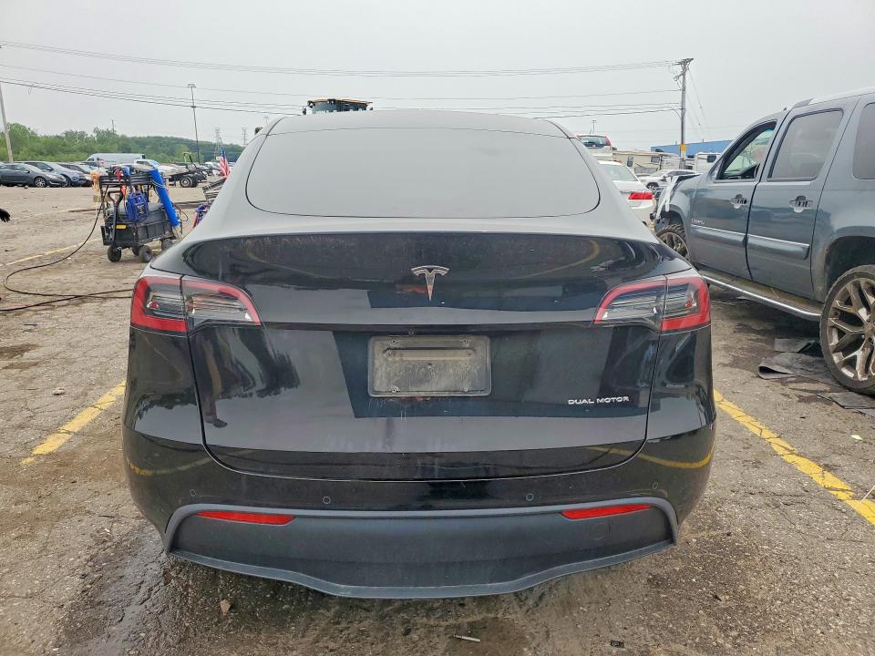 64246486 :رقم المزاد ، 5YJYGDEE9MF183979 vin ، 2021 Tesla Model Y مزاد بيع