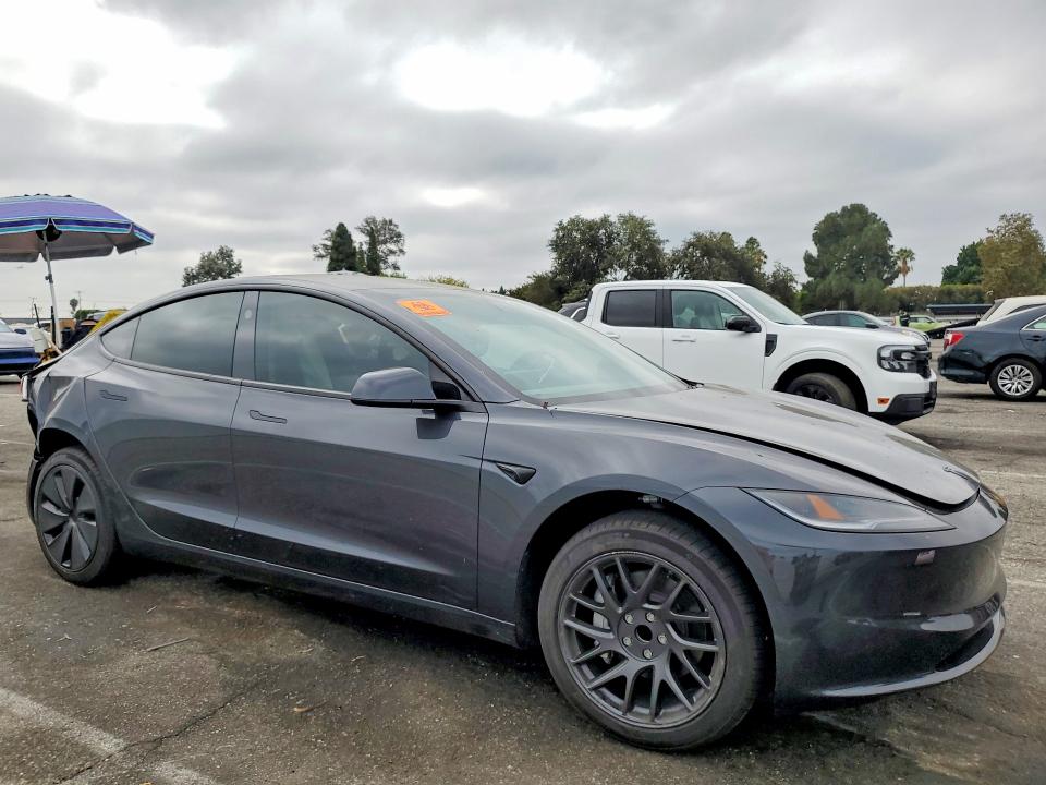 2026 Tesla Model 3 მანქანა იყიდება აუქციონზე, vin: 5YJ3E1EA5TF196402, აუქციონის ნომერი: 65265866