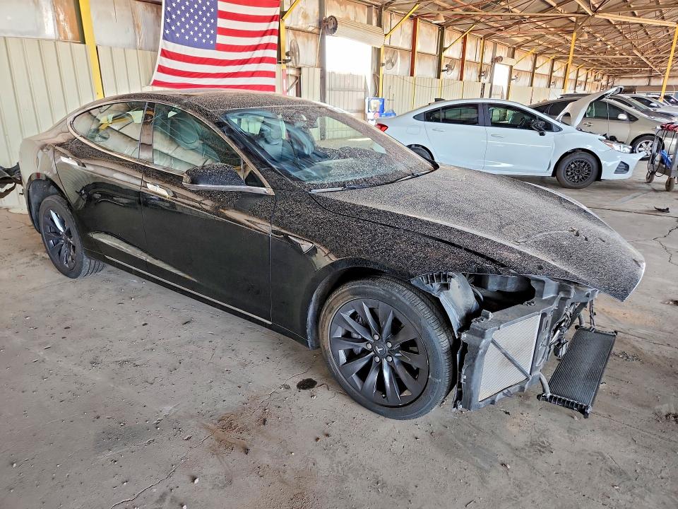 64138406 :رقم المزاد ، 5YJSA1E20JF292273 vin ، 2018 Tesla Model S مزاد بيع