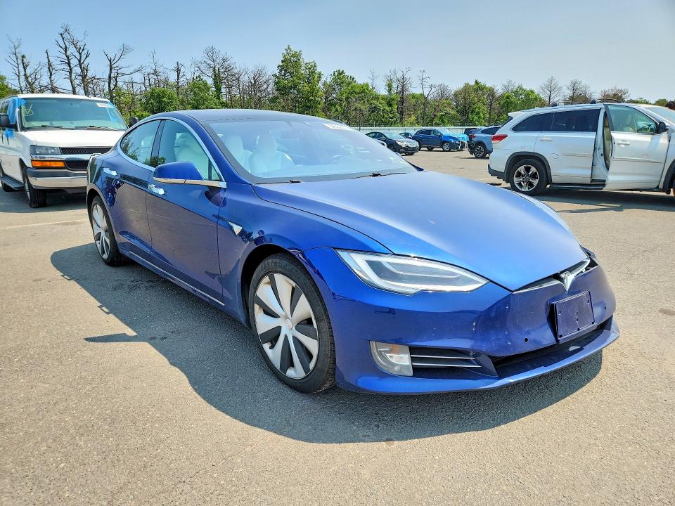 64539106 :رقم المزاد ، 5YJSA1E28LF369863 vin ، 2020 Tesla Model S مزاد بيع