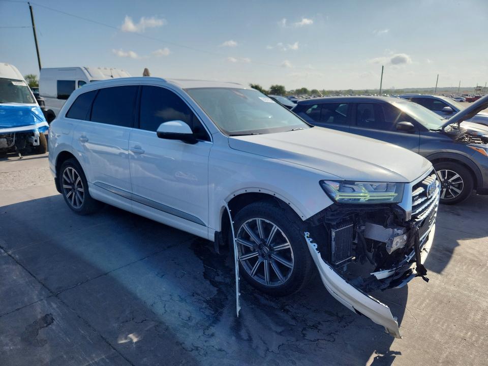 2017 Audi Q7 მანქანა იყიდება აუქციონზე, vin: WA1VAAF75HD041011, აუქციონის ნომერი: 64207026