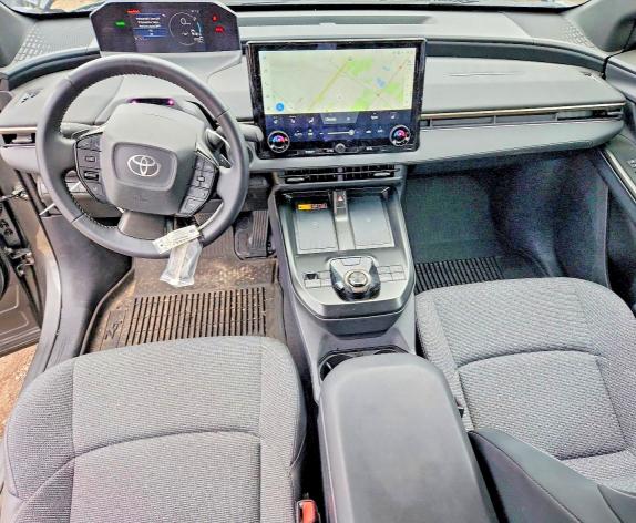 66990996 :رقم المزاد ، JTMBCAEB6TJ016167 vin ، 2026 Toyota Bz مزاد بيع
