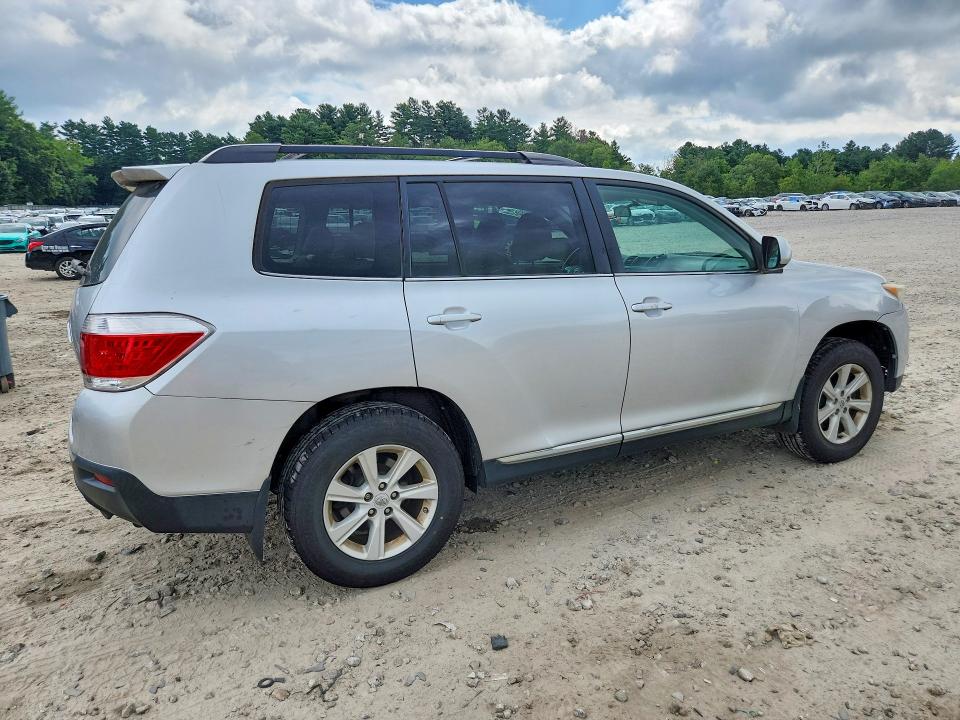 64149256 :رقم المزاد ، 5TDBK3EH3DS207584 vin ، 2013 Toyota Highlander مزاد بيع