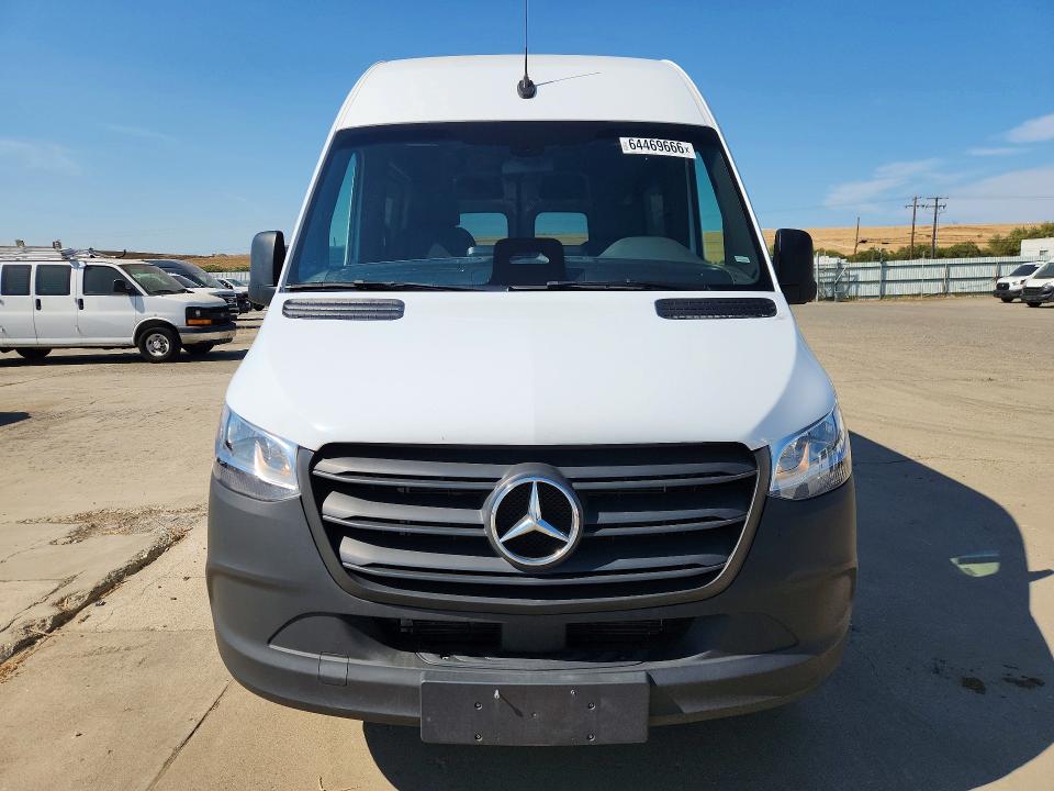 64469666 :رقم المزاد ، W1Z4KFHY8SP818568 vin ، 2025 Mercedes-benz Sprinter مزاد بيع