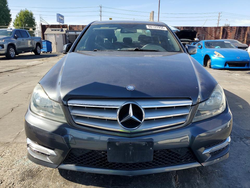 2013 Mercedes-benz C მანქანა იყიდება აუქციონზე, vin: WDDGF4HB2DA778154, აუქციონის ნომერი: 66122956
