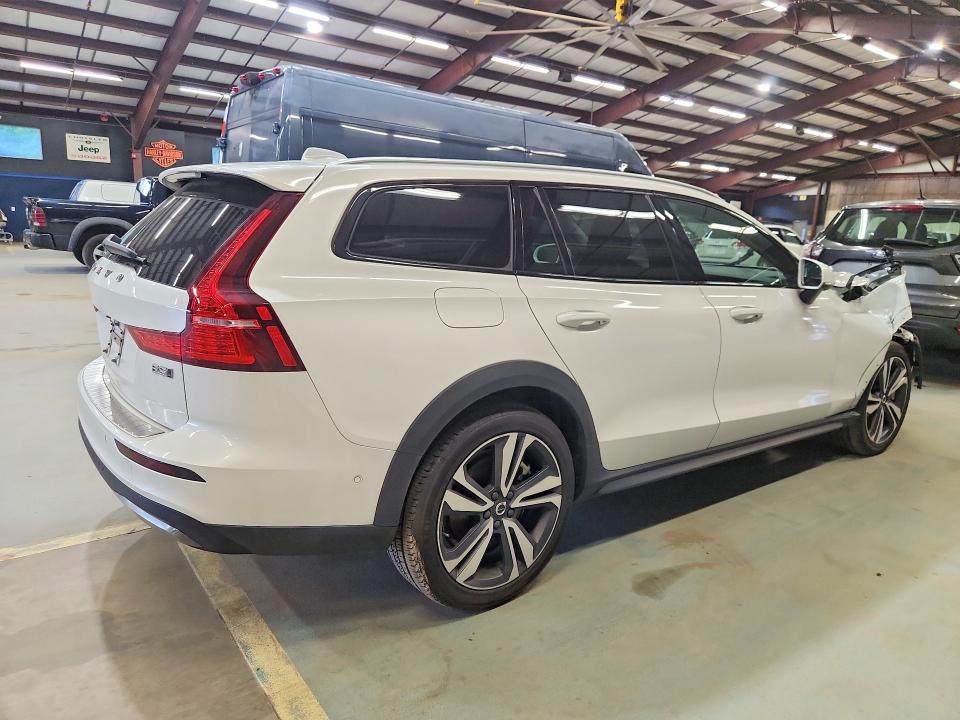 Aukcja sprzedaży 2025 Volvo V60 Cross Country, vin: YV4L12WKXS2146229, numer aukcji: 65272936