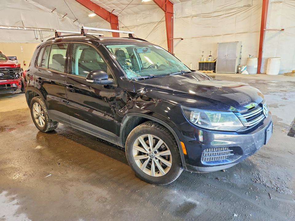 2018 Volkswagen Tiguan Limited მანქანა იყიდება აუქციონზე, vin: WVGBV7AX4JK001782, აუქციონის ნომერი: 62358586