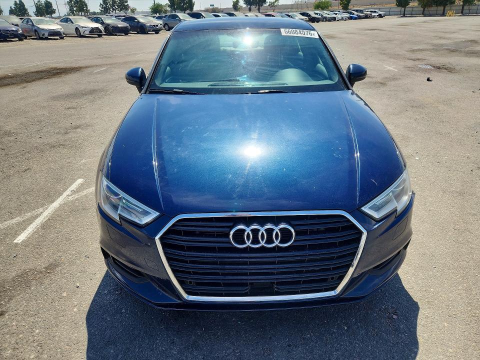 66084076 :رقم المزاد ، WAUAUGFF6J1010263 vin ، 2018 Audi A3 مزاد بيع