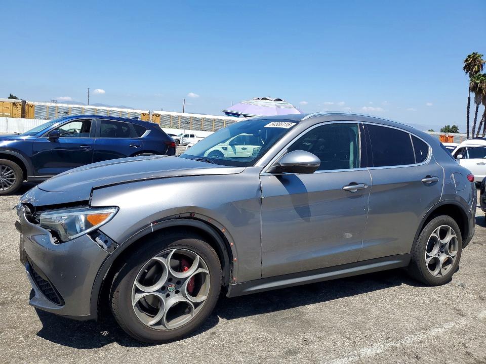 Продаж на аукціоні авто 2018 Alfa Romeo Stelvio, vin: ZASFAKBN6J7B66843, номер лоту: 64586116