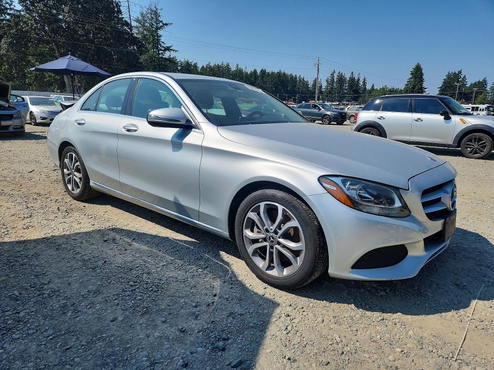 62632836 :رقم المزاد ، 55SWF4JB3JU257591 vin ، 2018 Mercedes-benz C مزاد بيع