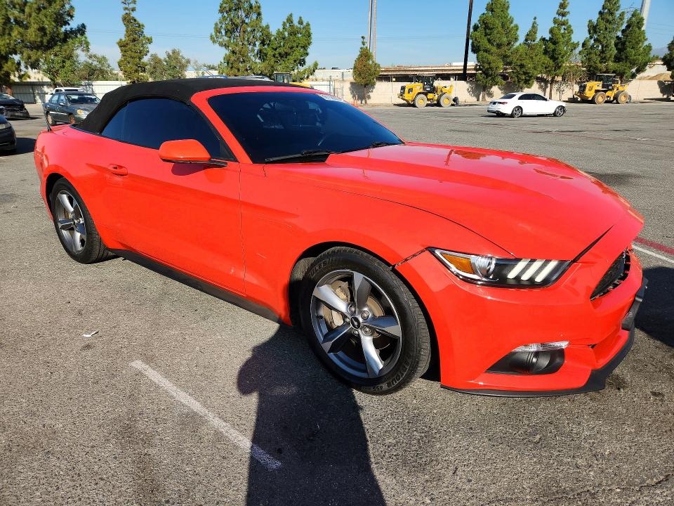 66138826 :رقم المزاد ، 1FATP8EMXF5385488 vin ، 2015 Ford Mustang مزاد بيع