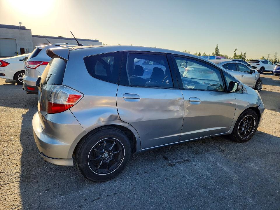 66206936 :رقم المزاد ، JHMGE8H46AC016000 vin ، 2010 Honda Fit مزاد بيع