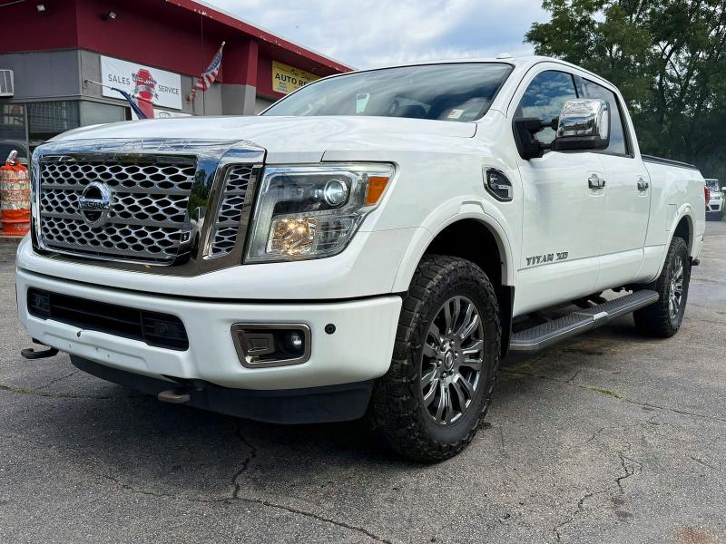 2017 Nissan Titan Xd მანქანა იყიდება აუქციონზე, vin: 1N6BA1F41HN519978, აუქციონის ნომერი: 64233086