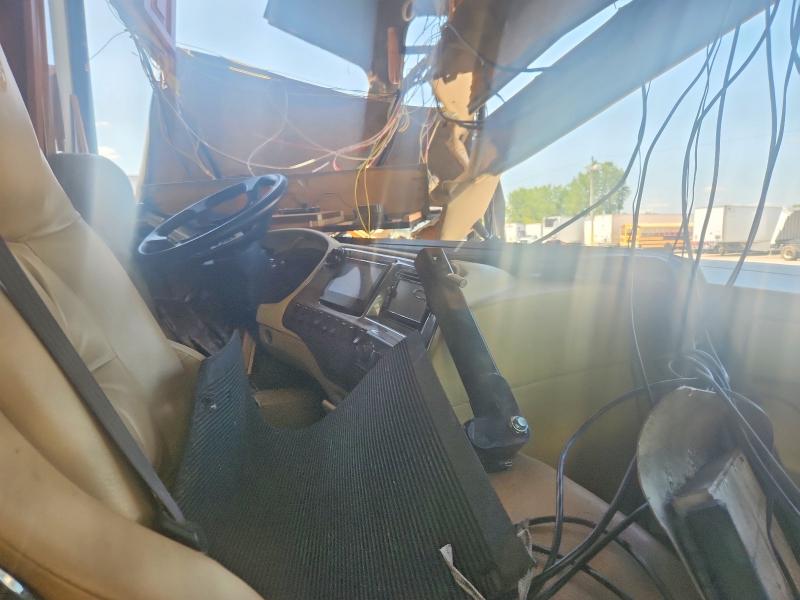2014 Freightliner Chassis მანქანა იყიდება აუქციონზე, vin: 4UZACHCY4ECFX1989, აუქციონის ნომერი: 63121916