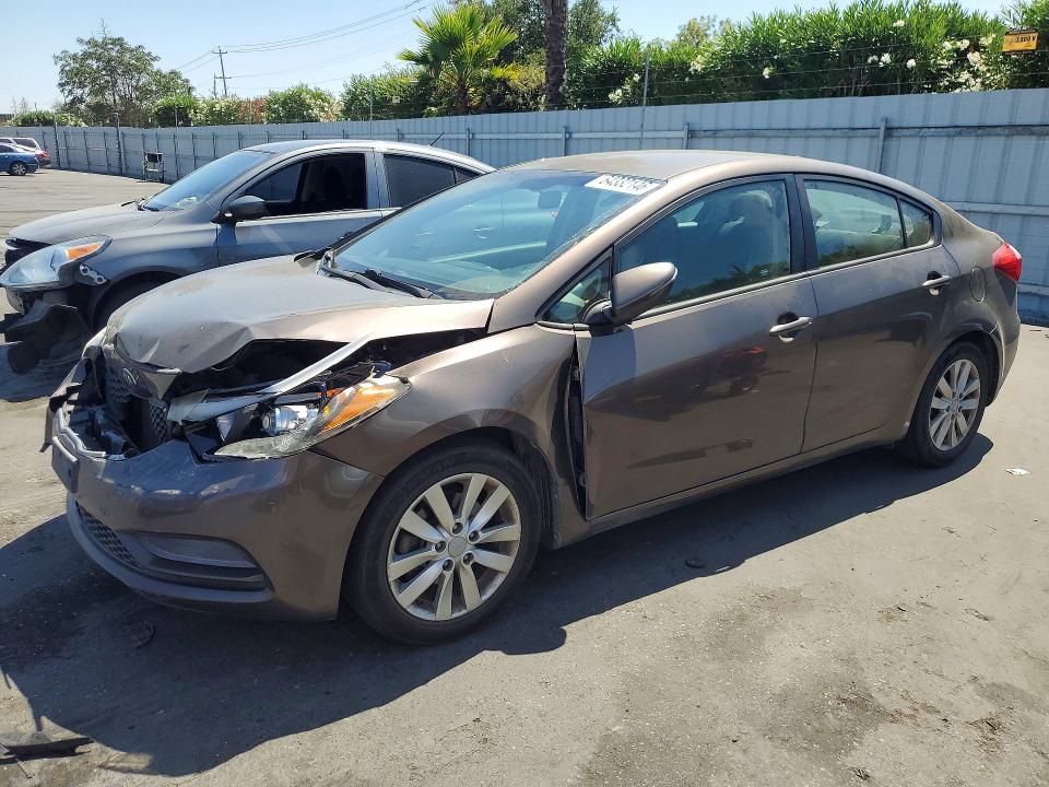 2015 Kia Forte მანქანა იყიდება აუქციონზე, vin: KNAFX4A6XF5256574, აუქციონის ნომერი: 64332146