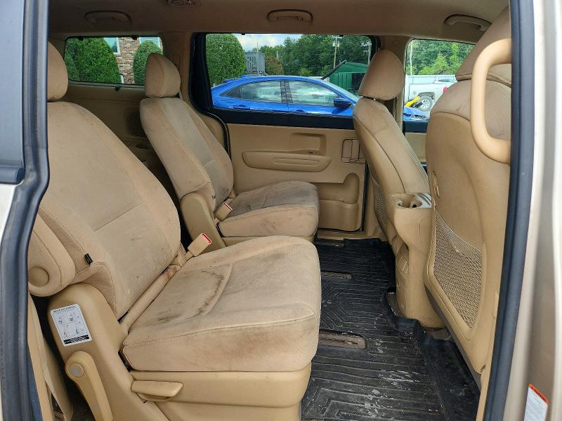 67134496 :رقم المزاد ، KNDMB5C13F6069932 vin ، 2015 Kia Sedona مزاد بيع