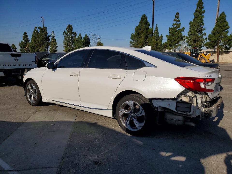 64067116 :رقم المزاد ، 1HGCV1F42JA055321 vin ، 2018 Honda Accord مزاد بيع