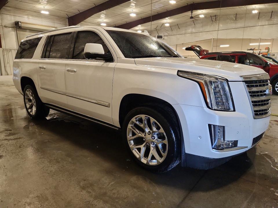2020 Cadillac Escalade მანქანა იყიდება აუქციონზე, vin: 1GYS4KKJ4LR120666, აუქციონის ნომერი: 66366706