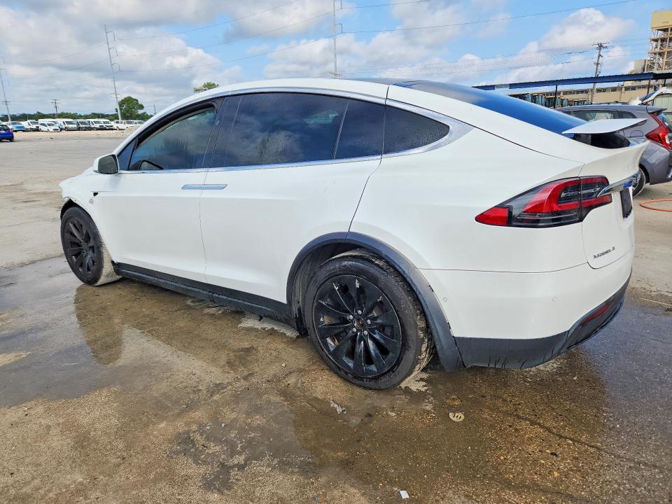 Продажа на аукционе авто 2018 Tesla Model X, vin: 5YJXCDE27JF088765, номер лота: 63222126