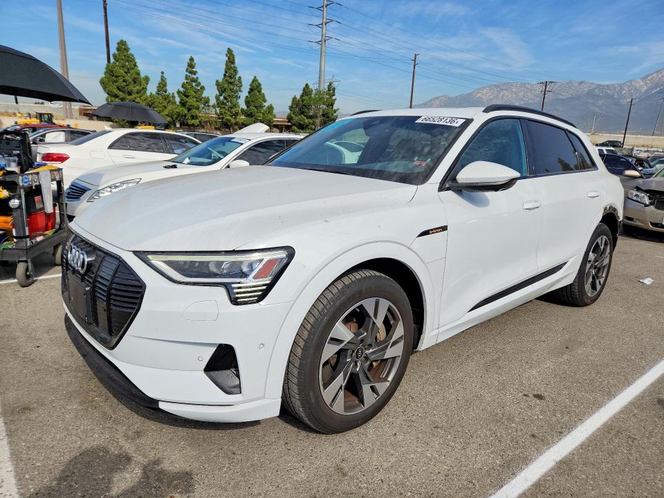 66528136 :رقم المزاد ، WA1AAAGE5MB032441 vin ، 2021 Audi E-tron مزاد بيع