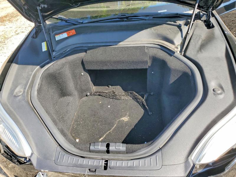 64537006 :رقم المزاد ، 5YJSA1E13FF113013 vin ، 2015 Tesla Model S مزاد بيع