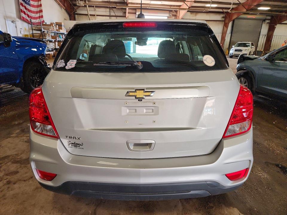 64370126 :رقم المزاد ، 3GNCJKSB1HL286192 vin ، 2017 Chevrolet Trax مزاد بيع
