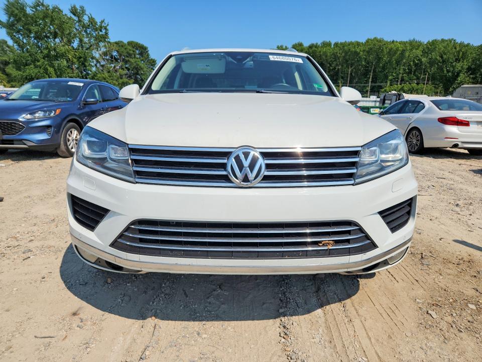 64680076 :رقم المزاد ، WVGEF9BP3GD006425 vin ، 2016 Volkswagen Touareg مزاد بيع