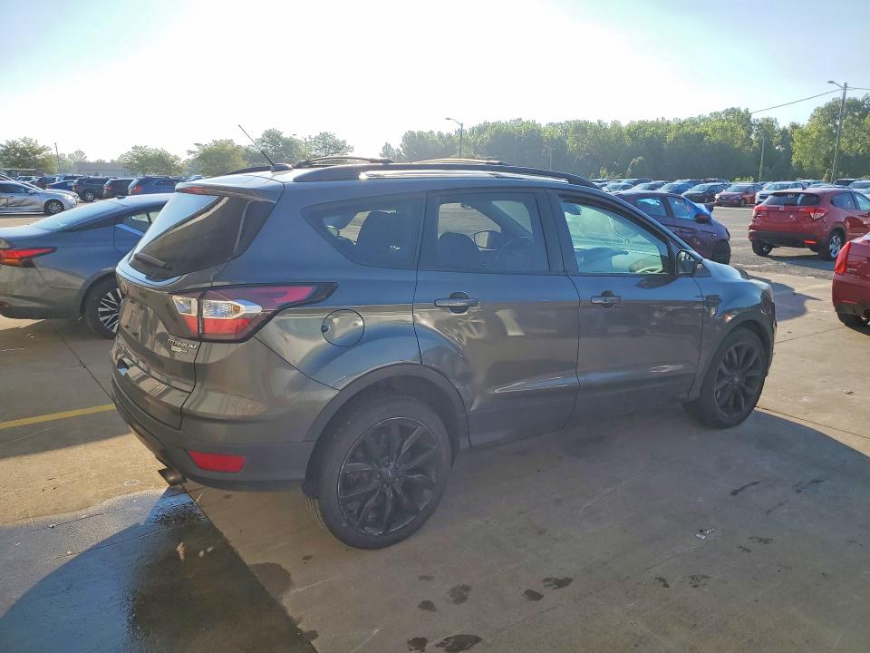 Продаж на аукціоні авто 2017 Ford Escape, vin: 1FMCU9J97HUC46515, номер лоту: 63366656
