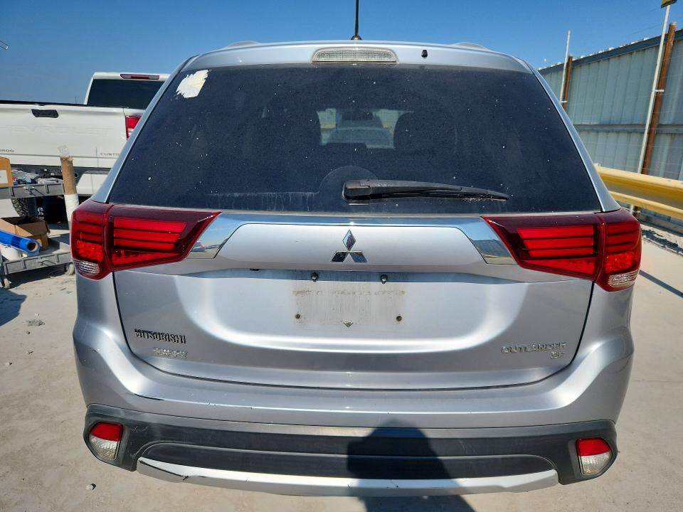 2016 Mitsubishi Outlander მანქანა იყიდება აუქციონზე, vin: JA4AD3A32GZ013156, აუქციონის ნომერი: 63340286