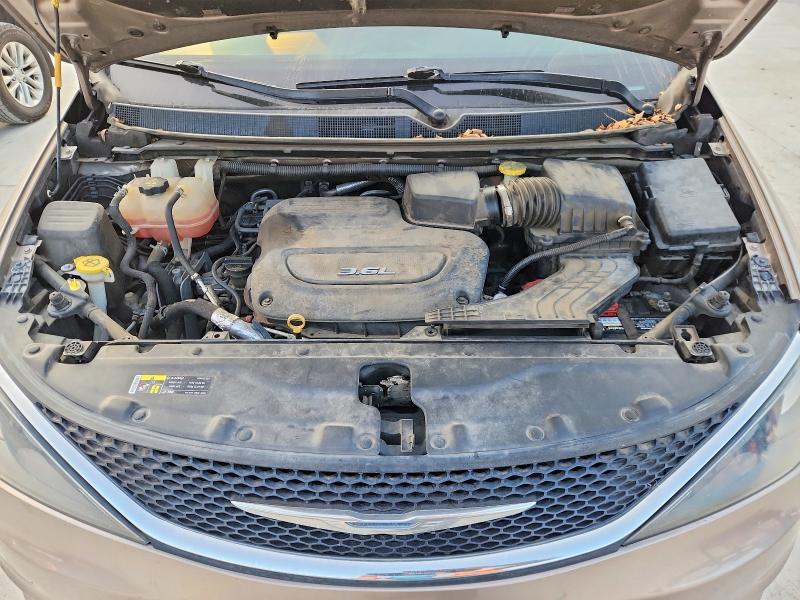 63801726 :رقم المزاد ، 2C4RC1DG5HR541347 vin ، 2017 Chrysler Pacifica مزاد بيع
